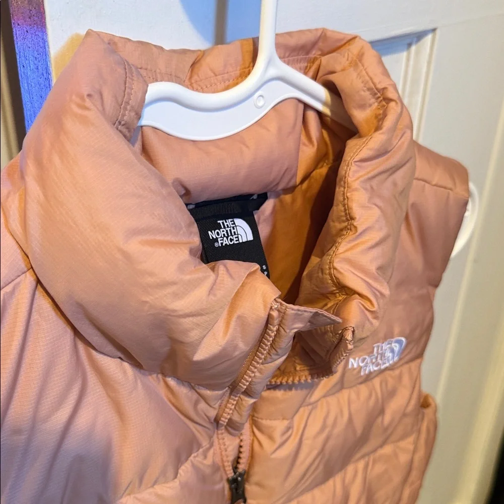 The North Face Peach Puffer Vest - Picture 6 of 7